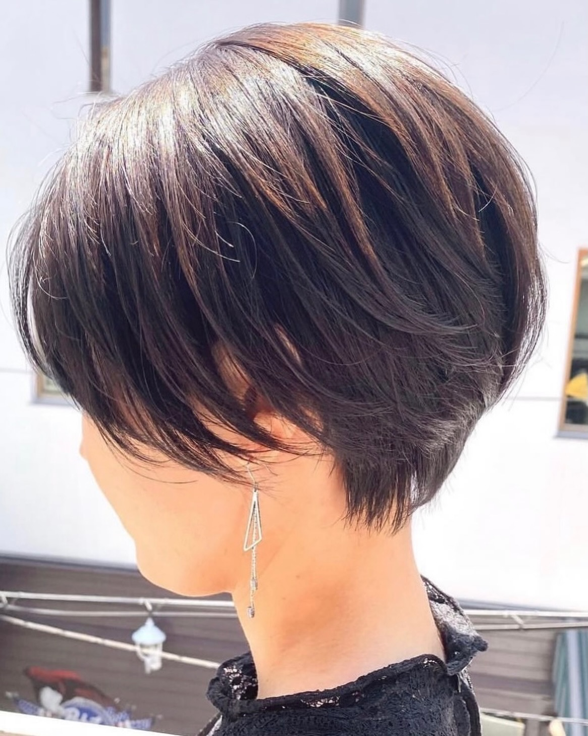 首もスッキリ長く見えるショートヘア✨